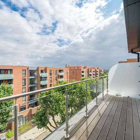 Modern London City Apartment - Victoria Line מראה חיצוני תמונה