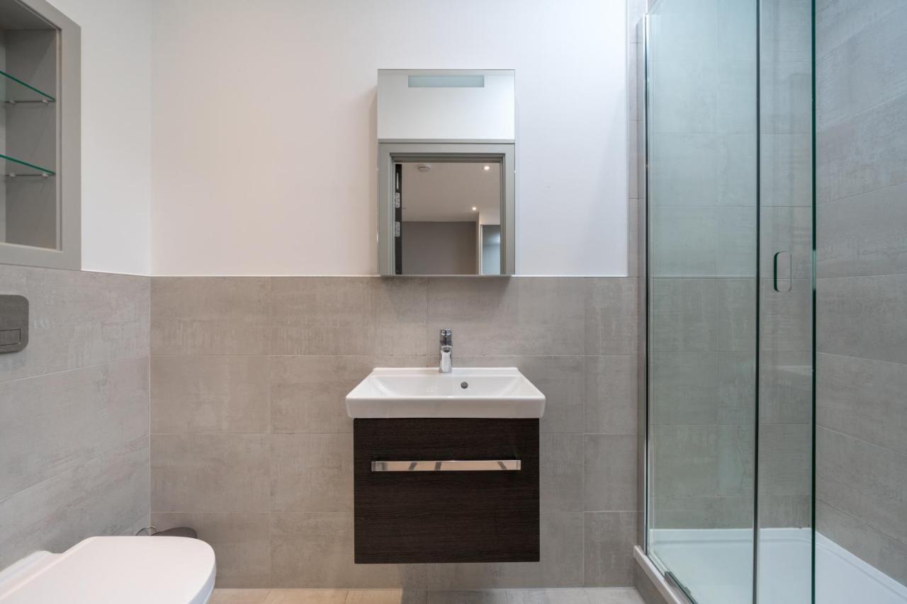 Modern London City Apartment - Victoria Line מראה חיצוני תמונה