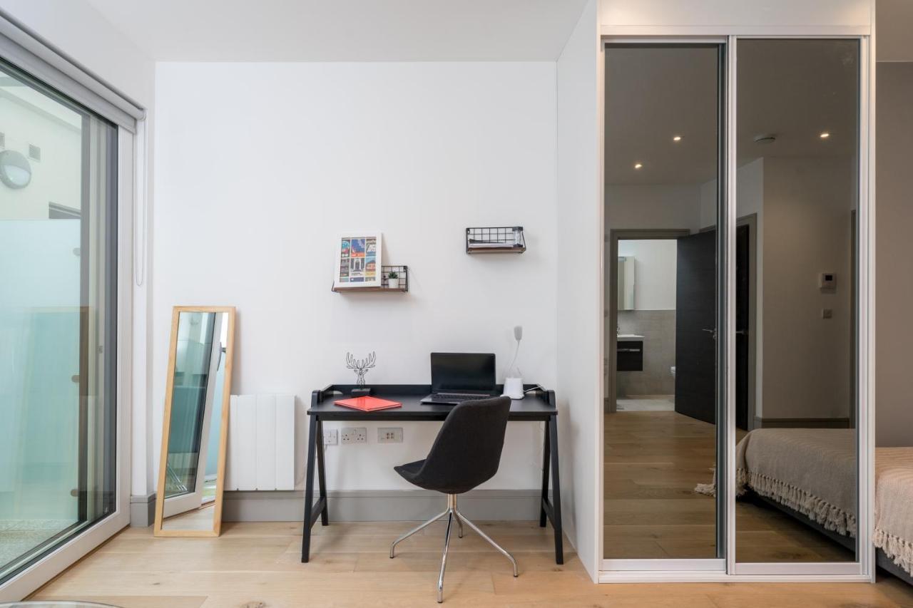 Modern London City Apartment - Victoria Line מראה חיצוני תמונה