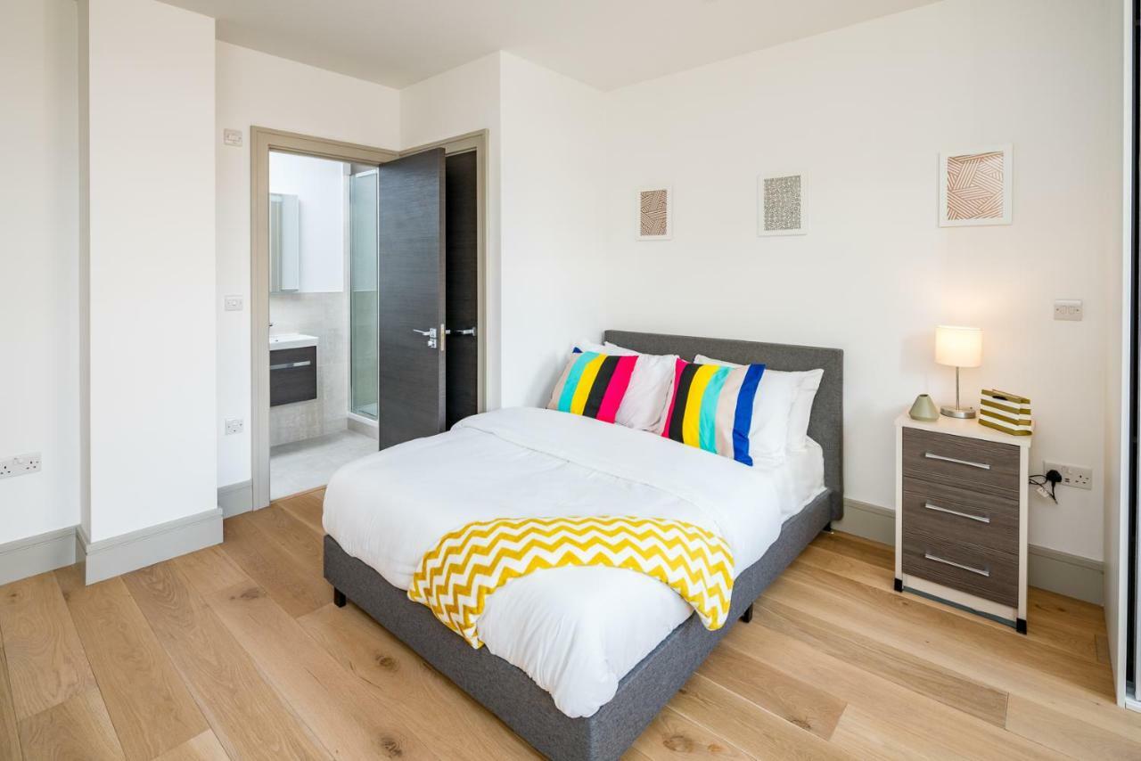 Modern London City Apartment - Victoria Line מראה חיצוני תמונה