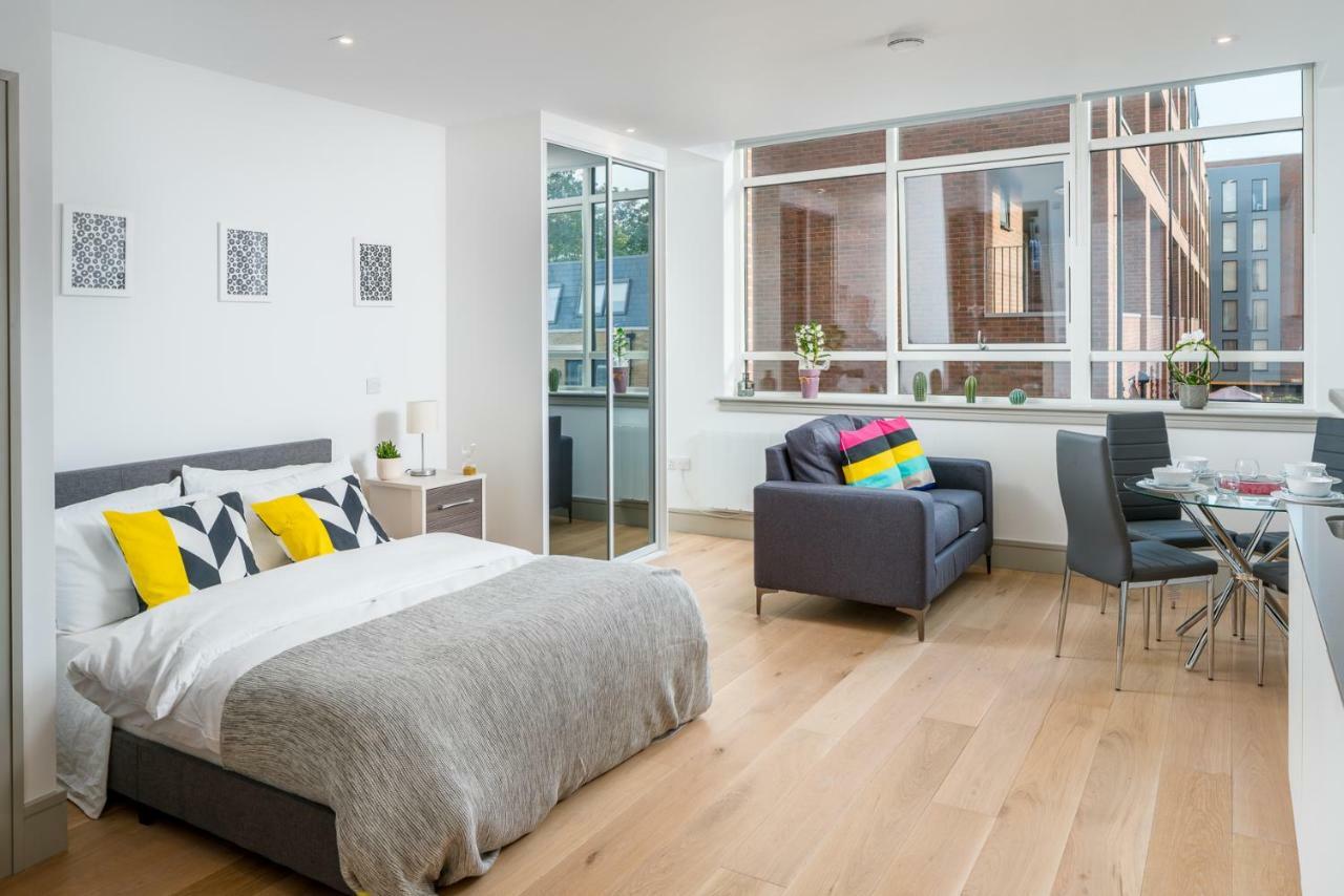 Modern London City Apartment - Victoria Line מראה חיצוני תמונה